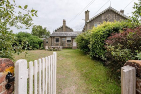 3 Shellpit Cottages, Thorpeness